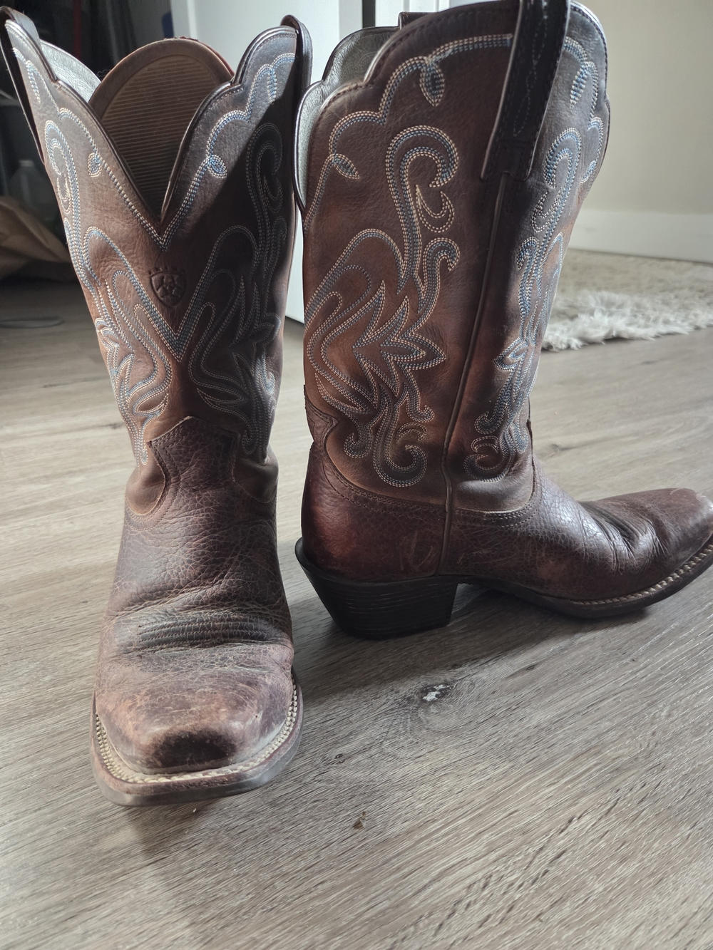 Ariat Brown Leather Women's Western Heeled Boots with Embroidered Shaft